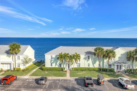 Condo in Saint Petersburg, Florida, 1 bedroom  № 2141955 - photo 19