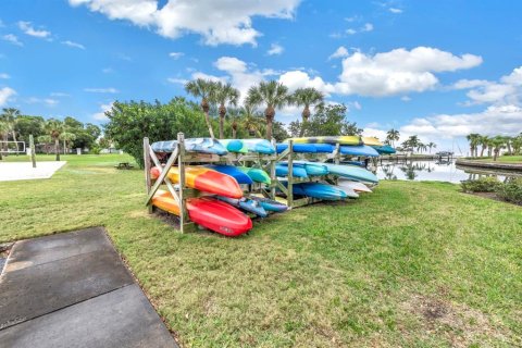 Condo in Saint Petersburg, Florida, 1 bedroom  № 2141955 - photo 30