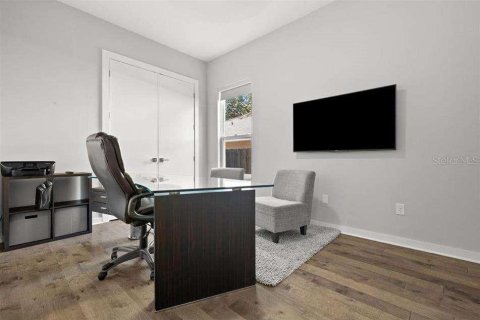 Casa en alquiler en Tampa, Florida, 5 dormitorios, 230.4 m2 № 1799931 - foto 12