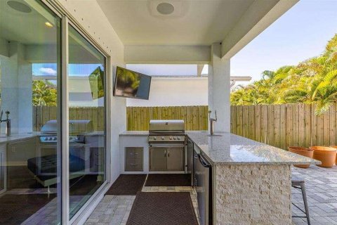 Casa en alquiler en Tampa, Florida, 5 dormitorios, 230.4 m2 № 1799931 - foto 9