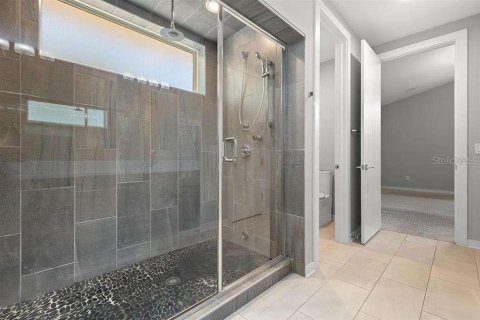 Casa en alquiler en Tampa, Florida, 5 dormitorios, 230.4 m2 № 1799931 - foto 15