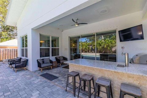 Casa en alquiler en Tampa, Florida, 5 dormitorios, 230.4 m2 № 1799931 - foto 8