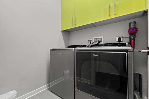 Casa en alquiler en Tampa, Florida, 5 dormitorios, 230.4 m2 № 1799931 - foto 23