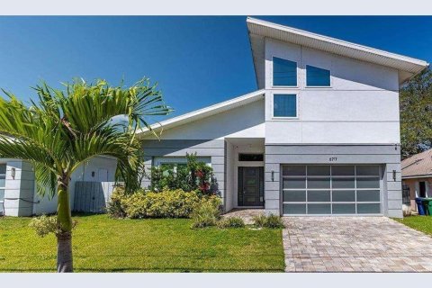 Casa en alquiler en Tampa, Florida, 5 dormitorios, 230.4 m2 № 1799931 - foto 24