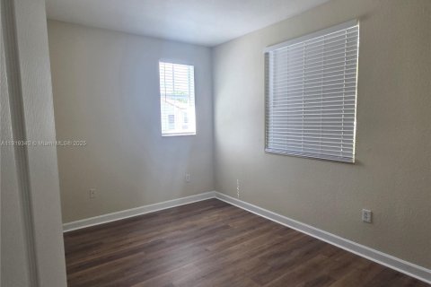 Condo in Homestead, Florida, 3 bedrooms  № 1975570 - photo 8