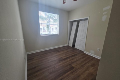 Condo in Homestead, Florida, 3 bedrooms  № 1975570 - photo 9