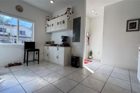Townhouse in Miami Gardens, Florida 3 bedrooms, 133.97 sq.m. № 1994872 - photo 23