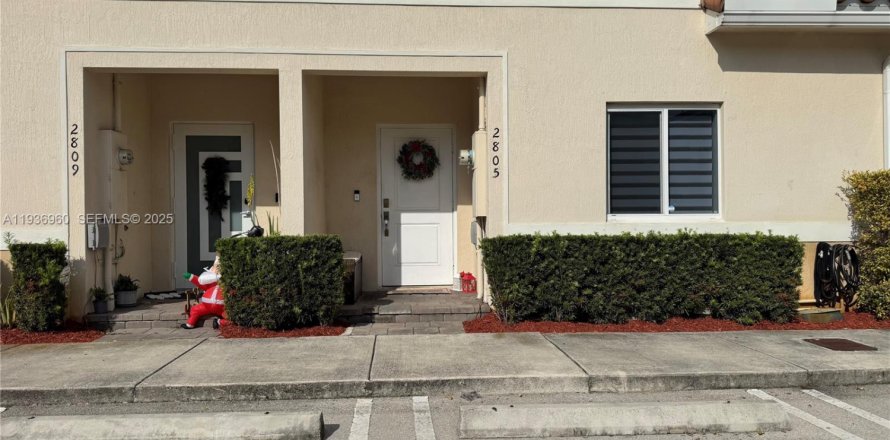 Townhouse in Miami Gardens, Florida 3 bedrooms, 133.97 sq.m. № 1994872