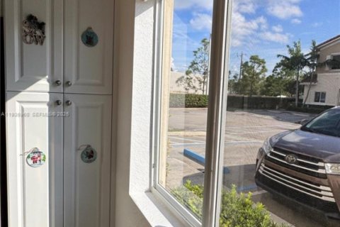 Townhouse in Miami Gardens, Florida 3 bedrooms, 133.97 sq.m. № 1994872 - photo 20