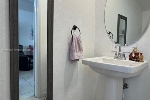 Townhouse in Miami Gardens, Florida 3 bedrooms, 133.97 sq.m. № 1994872 - photo 29