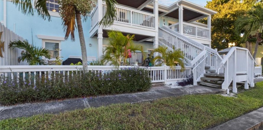 Condo à Saint Petersburg, Floride, 2 chambres  № 2429279
