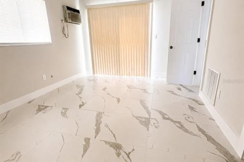 Copropriété à louer à Saint Petersburg, Floride: 1 chambre, 55.74 m2 № 2224500 - photo 7
