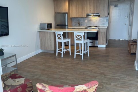 Condominio en venta en Hollywood, Florida, 44.04 m2 № 1362522 - foto 11