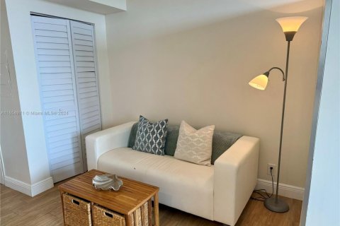 Condominio en venta en Hollywood, Florida, 44.04 m2 № 1362522 - foto 5