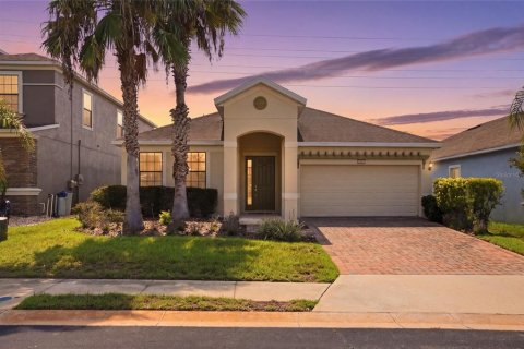 House in Davenport, Florida 4 bedrooms, 179.95 sq.m. № 2354187