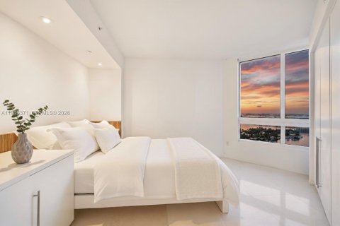 Condo in Miami Beach, Florida, 3 bedrooms  № 2005025 - photo 7