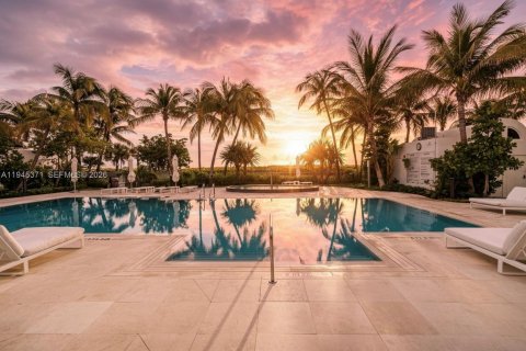 Condo in Miami Beach, Florida, 3 bedrooms  № 2005025 - photo 14