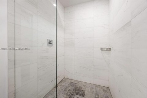 Condo in Key Biscayne, Florida, 4 bedrooms  № 1774186 - photo 16