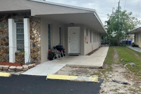 Casa en alquiler en Hollywood, Florida, 3 dormitorios, 124.49 m2 № 2012280 - foto 4