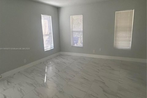 Casa en alquiler en Hollywood, Florida, 3 dormitorios, 124.49 m2 № 2012280 - foto 8
