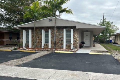 Casa en alquiler en Hollywood, Florida, 3 dormitorios, 124.49 m2 № 2012280 - foto 2