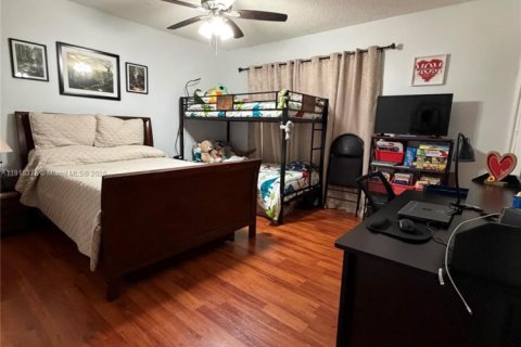 Condo in Miami, Florida, 2 bedrooms  № 1972045 - photo 5