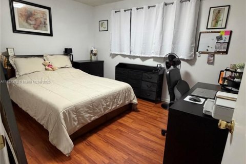 Condo in Miami, Florida, 2 bedrooms  № 1972045 - photo 7