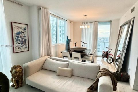 Condominio en alquiler en Miami, Florida, 2 dormitorios, 111.76 m2 № 2059751 - foto 5