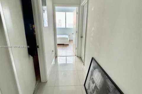 Condominio en alquiler en Miami, Florida, 2 dormitorios, 111.76 m2 № 2059751 - foto 8