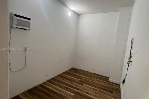 Townhouse in Florida City, Florida 3 bedrooms, 131.74 sq.m. № 1985074 - photo 9