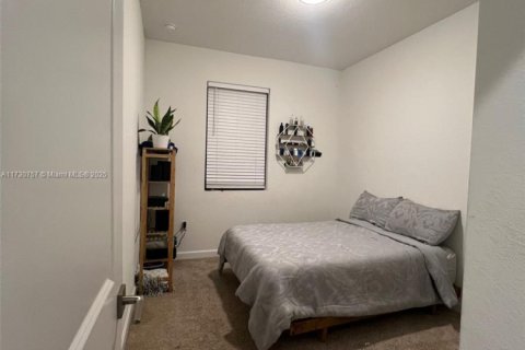 Townhouse in Florida City, Florida 3 bedrooms, 131.74 sq.m. № 1985074 - photo 23