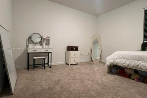 Townhouse in Florida City, Florida 3 bedrooms, 131.74 sq.m. № 1985074 - photo 18