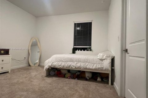 Townhouse in Florida City, Florida 3 bedrooms, 131.74 sq.m. № 1985074 - photo 19