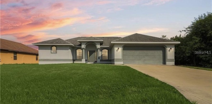 Villa ou maison à Port Charlotte, Floride 3 chambres, 150.59 m2 № 1574994