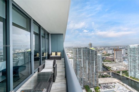 Condominio en Miami, Florida, 1 dormitorio  № 2085961