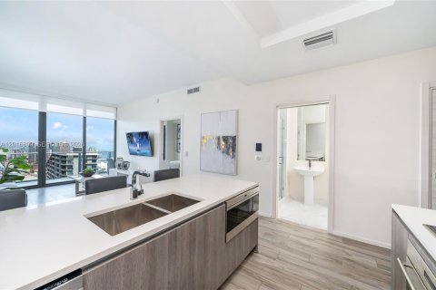 Condominio en alquiler en Miami, Florida, 1 dormitorio, 80.27 m2 № 2085961 - foto 18