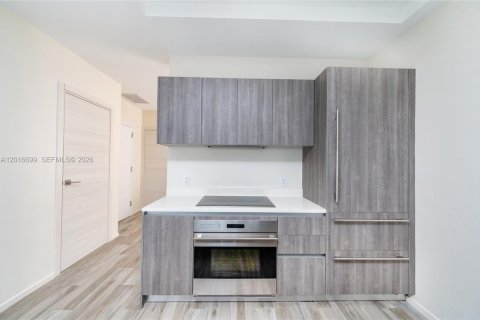 Condominio en alquiler en Miami, Florida, 1 dormitorio, 80.27 m2 № 2085961 - foto 19