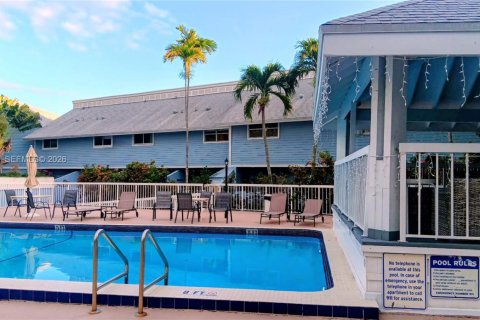 Condominio en venta en Key Biscayne, Florida, 1 dormitorio, 72.09 m2 № 1999707 - foto 11
