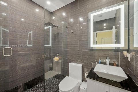 Townhouse in Miami, Florida 4 bedrooms, 176.42 sq.m. № 1882148 - photo 14