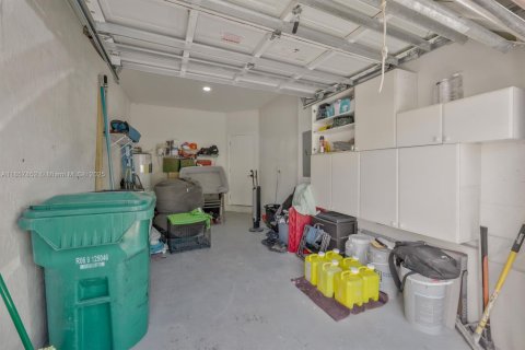 Townhouse in Miami, Florida 4 bedrooms, 176.42 sq.m. № 1882148 - photo 24