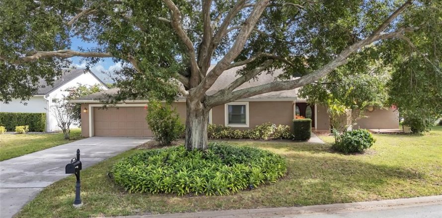 Villa ou maison à Orlando, Floride 4 chambres, 209.49 m2 № 2148238