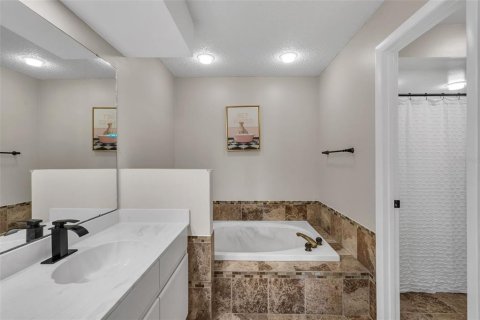 Villa ou maison à vendre à Orlando, Floride: 4 chambres, 209.49 m2 № 2148238 - photo 25