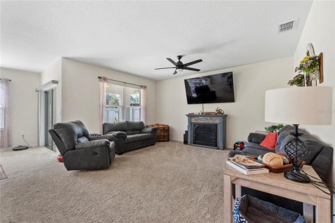 House in Davenport, Florida 3 bedrooms, 157 sq.m. № 1876273 - photo 4