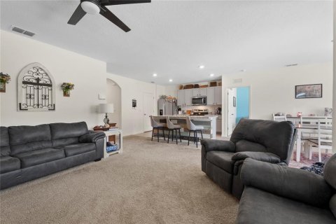 House in Davenport, Florida 3 bedrooms, 157 sq.m. № 1876273 - photo 5