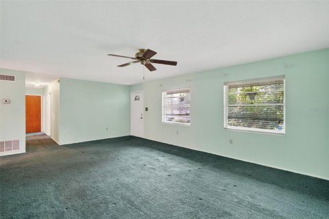 Villa ou maison à vendre à Mount Dora, Floride: 3 chambres, 121.98 m2 № 1907372 - photo 13