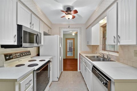 Villa ou maison à vendre à Mount Dora, Floride: 3 chambres, 121.98 m2 № 1907372 - photo 6
