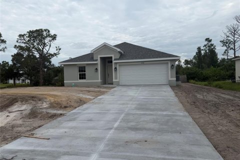 Casa en Port Charlotte, Florida 3 dormitorios, 140.47 m2 № 2283449