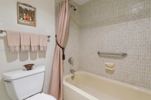 Купить кондоминиум в Авентура, Флорида 6 комнат, 106.09м2, № 2054336 - фото 18