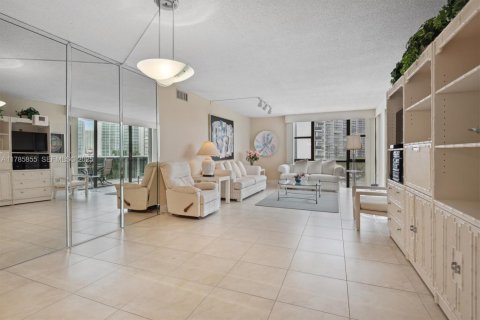 Купить кондоминиум в Авентура, Флорида 6 комнат, 106.09м2, № 2054336 - фото 10