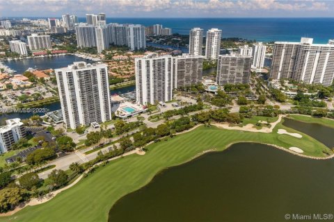 Купить кондоминиум в Авентура, Флорида 6 комнат, 106.09м2, № 2054336 - фото 6